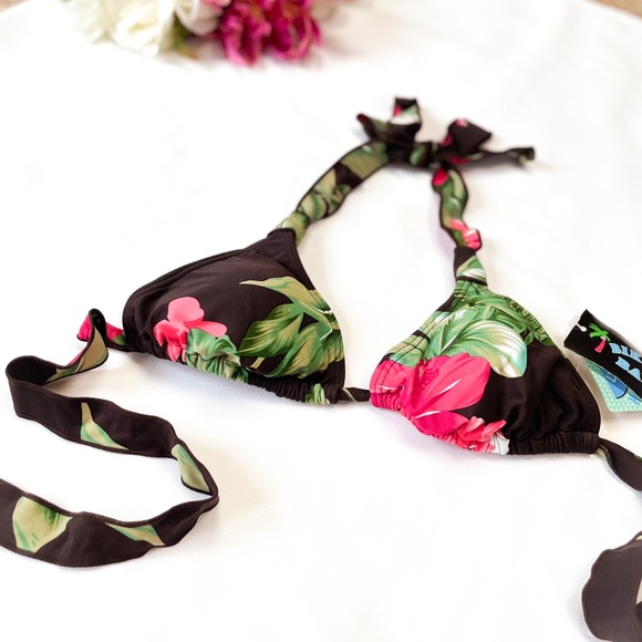 NWT Women’s Bikini Top - Picture 2 of 4